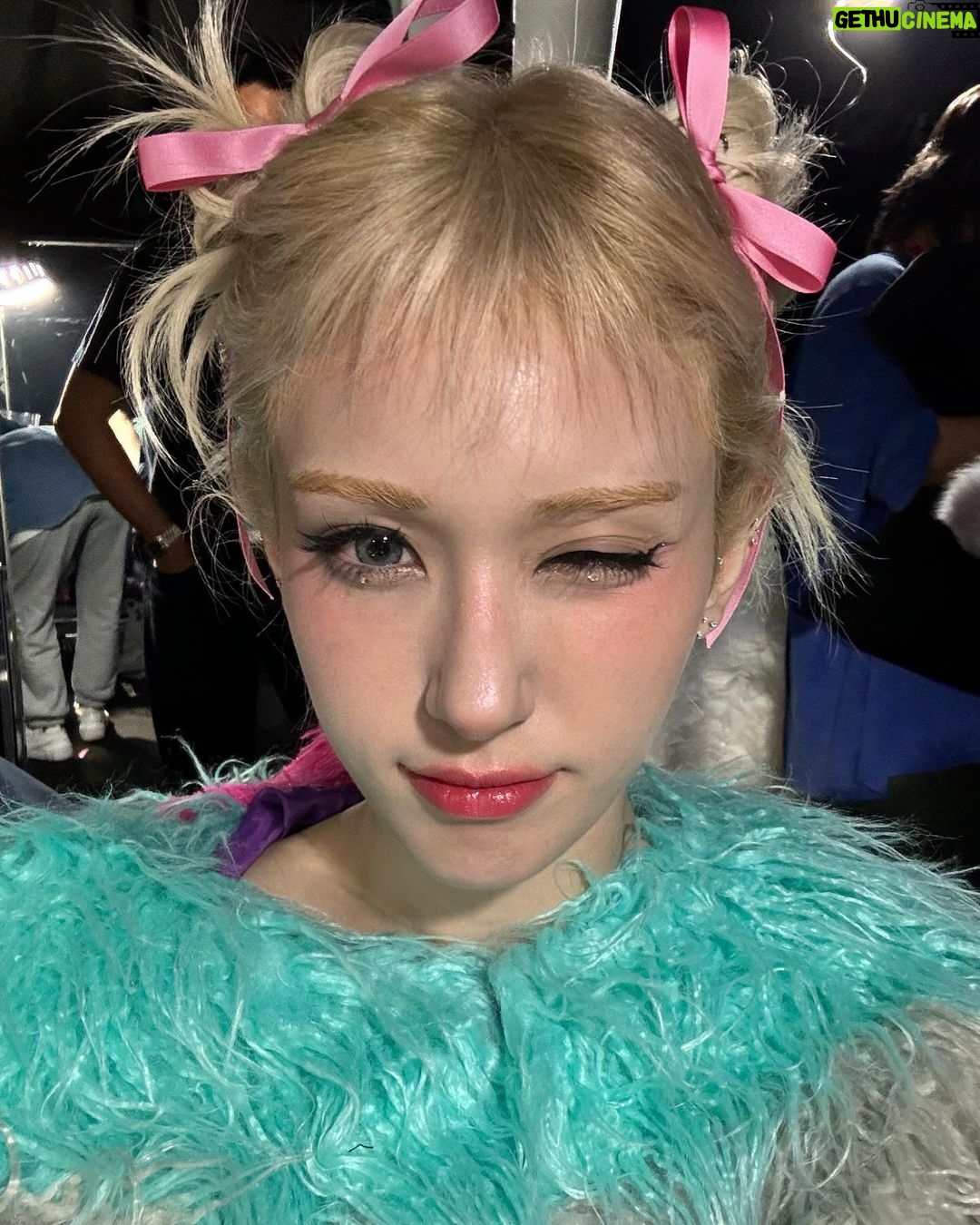 Jeon So-mi Instagram - 私を愛してくれますか?🧸💝 愛の告白先着順で受け付けます 🐣🛸