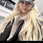 Jeon So-mi Instagram - 엄마빼고 가는 마마