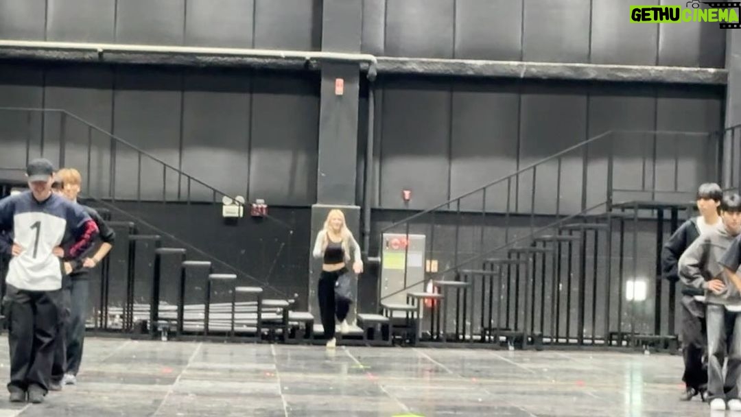 Jeon So-mi Instagram - ⛓️rehearsals⛓️ Team Somi SarangHeyYo