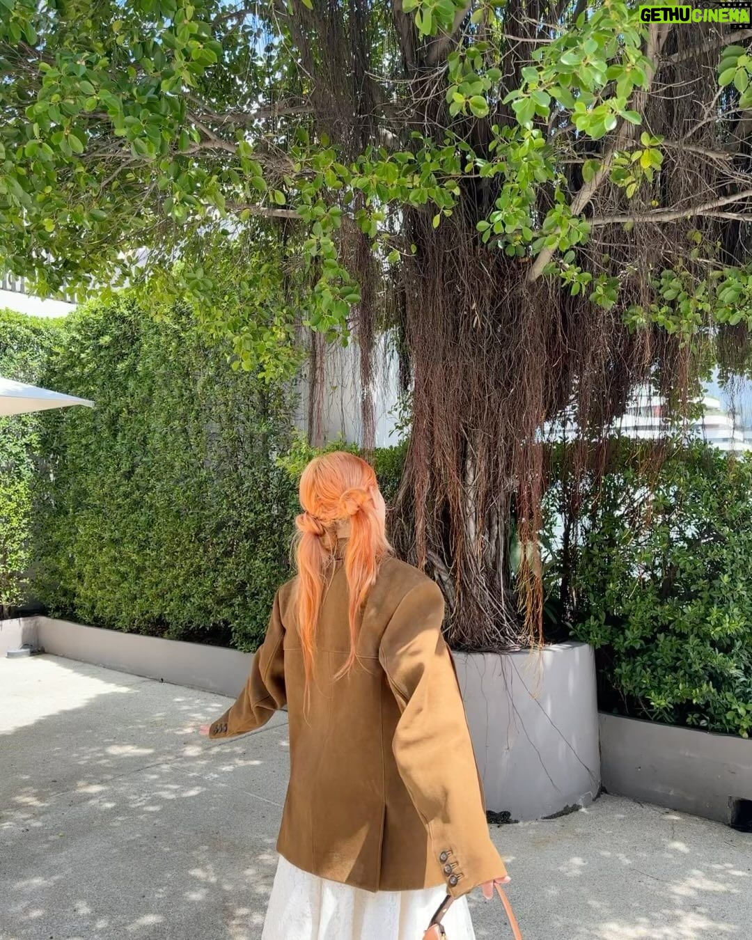 Jeon So-mi Instagram - In love with prada #PradaArque #PradaFW23 #ad 샤방하게 프라다 🪽