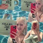 Jeon So-mi Instagram - Summer #seaBeyong with prada🧚🏻‍♀️ This recycled bag is meant for non-biodegradable waste💦