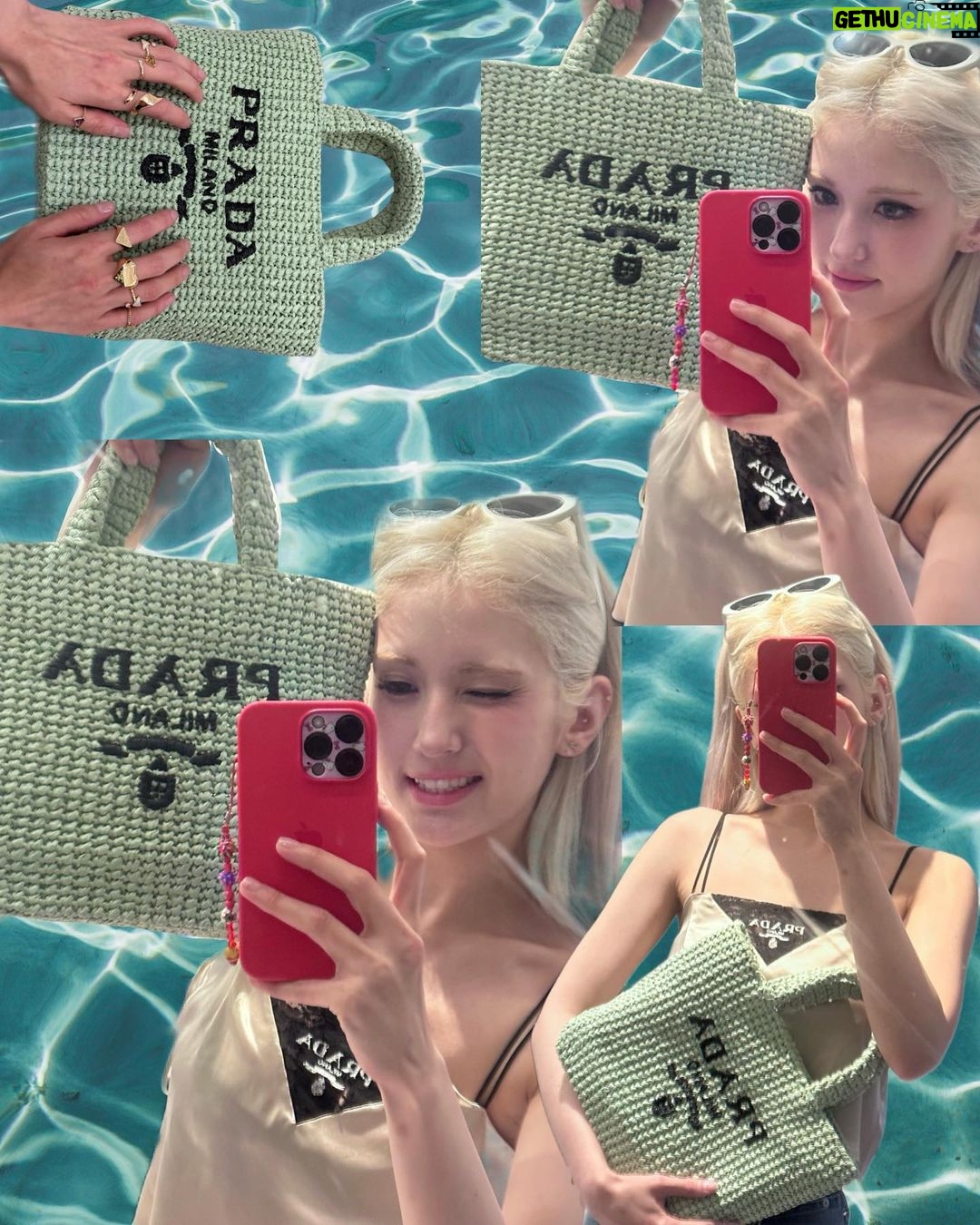 Jeon So-mi Instagram - Summer #seaBeyong with prada🧚🏻♀️ This recycled bag is meant for non-biodegradable waste💦