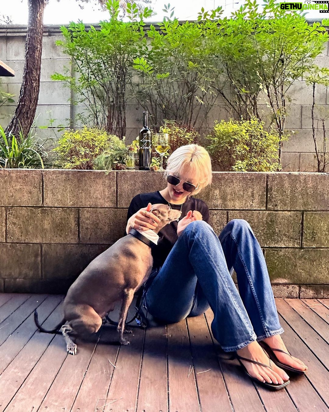 Jeon So-mi Instagram - Family reunion at @longboatsmoker 연남장