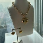 Jeon So-mi Instagram - Starting my day with #PradaEternalGold #PradaFineJewelry @prada