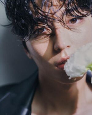 Jeong Si-hyun Instagram - ❤️
Artist - Jeong si hyun / @jeongsihyun
(for. @double_v_ent)
Director - Kwon ji woo, Seo you jin
Photographer - Kang sang uk (강상욱) / @cozy_graphy
Make-up Artist - Jang somi (장소미) / @_lavendery
Hair Artist - Han kyul (한결) / @1kyulee
Stylist - Song hye-ran(play ssong) 
Stylist assist - Park mi kyoung