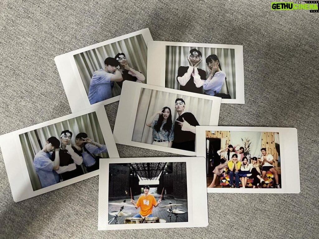 Jeong Si-hyun Instagram - 오늘 여름아부탁해 마지막화가 업로드됩니다. 정말 즐거운 촬영이었고 밴드 썰스데이와 한여름 그리고 상상그룹 외손녀 차겨울을 떠나보내기 아쉬워요 ㅜㅜ 마지막회도 즐겁게 봐주세요!
