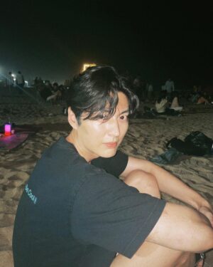 Jeong Si-hyun Instagram - 🌊🐳