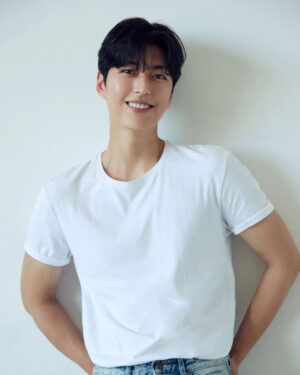 Jeong Si-hyun Instagram - 안녕하세요. 정시현입니다. 
제가 앞으로 인코드와 함께하게되었습니다! 
앞으로 인코드와 함께 좋은 모습 많이많이 보여드릴테니
많은 응원과 관심 부탁드립니다 😄😄
#인코드#iNKODE
@inkode_official  @jj_1986_jj