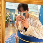 Jeong Si-hyun Instagram - 이게 얼마만의 외출이냐🥲 Haebangchon