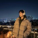 Jeong Si-hyun Instagram - @sonykorea #ad#제품제공 2022년의 마지막날. 잘 마무리하고 계신가요? 소니 WH1000XM5와 함께 좋은 음악 들으시면서 마무리 하시고 즐거운 2023년을 맞이하는 건 어떨까요? 모두 2022년 고생 많으셨습니다 😍 #겨울의완성#WH1000XM5#몰입의즐거움