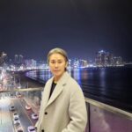Jeong Tae-woo Instagram - 부산 출장 왔다가 친한 동생 펜션에 왔는데.. 테라스에서 바라보는 광안리 해변 뷰가 아주 끝내주네요. 덕분에 힐링하고 간다..보다스테이 더펜트 @voda_stay