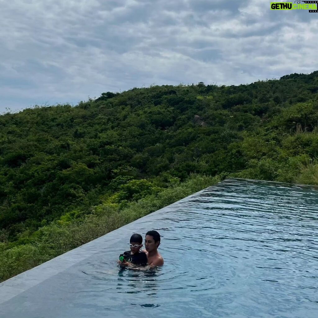 Jeong Tae-woo Instagram - 꾸밈없는 자연속 안식처 우리 부자는 잠자는 시간만큼 물 속에 있었다고 한다. Zannier Hotels Bāi San Hô