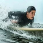 Jeong Tae-woo Instagram - 내가 있어야 할 곳에.. 인센스 스틱 왜 네가 앉아 있는거니? #surf #파도타기 #현실은 #집에서향피우기 @uncle_stone