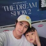 Jeong Tae-woo Instagram - NCT DREAM TOUR 아이둘 데리고 아이돌 콘서트 내가 따라 부를 수 있는 노래는 요거 하나 -캔디- 너희들이 즐겁다면 난 기쁘다 😄 #nctdream #고척스카이돔 #시즈니 너무나 질서정연한 팬문화에 다시 한번 놀람 🤩