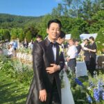 Jeong Tae-woo Instagram - 네 눈빛만 봐도 알겠다. 😅 '형..결혼식이 이렇게 힘든거였어요?' '테이야..돌잔치는 더 힘들다.' 🤣 카트타고 결혼식장 들어가는 새로운 경험하게 해줘서 고맙다~ 결혼 축하해😍 잘살아💕 서원아트리움