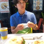 Jeong Tae-woo Instagram - 치아바타 샌드위치 제법인데~😋 누나 맛있어요 @seoneuisong_kr #상암동 #라라브레드 #드라마맛집 #빵맛집 #심스토리