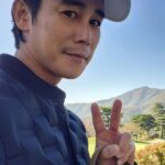 Jeong Tae-woo Instagram – 행운의 eagle

생애에 한번 기록하기 어렵다는
샷 이글을 하니 기분은 참 좋구만 😊

홀컵 안에서 공도 웃고 있더라구 ㅎㅎ