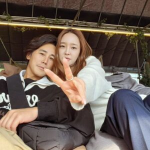 Jeong Tae-woo Instagram - 날씨 조오코...🍁

미국에서 오신 고모와 작은엄마
그리고 우리 대가족 #주말나들이 #saturday