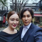 Jeong Tae-woo Instagram - 꽃단장하니 아주 신이 나셨구만 😆 @in_bee_ 앞으로 샵에 갈 일을 많이 만들어야겠어. #포레스타블랙 #포튼가먼트