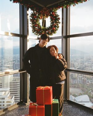 Jeong Young-han Instagram - 어렸을 때 꽤나 무서워했던
영원한 애증의 관계

독사진 보면 후쿠오카 접수하러 온 줄 알겠어..

모자의 지난 세월 이야기는 유튜브에 :)