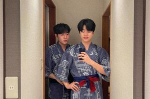 Jeong Young-han Instagram - 6년 전, 처음 후쿠오카를 여행하며.
유후인은 아껴뒀다가 훗날 연인과 함께 찾겠다 다짐했다.

그리고 마침내...
.
.
지키지 못했다