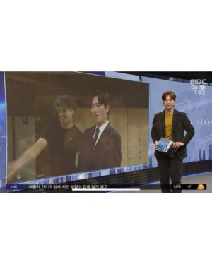 Jeong Young-han Instagram - 문화 뉴스를 맡게 된 덕으로 문찐탈출 1년차
이유 있는 세계적 명작 캣츠 오리지널,
취재(?)하고 춤추고(???) 공연까지 완수!

올해도 공연 전시 많이 다니고 부지런히 전하겠습니다🙇🏻‍♂️

1년 차 풋내기 아나운서에게도 많은 관심 보내주셔서
배우·연출자분들뿐 아니라 운영·홍보·마케팅 부문에서도
수많은 분들이 고생하고 있다는 걸 실감하고 있어요.

브이로그도 열심히 키워서.. 조금이라도
다채널로 알리는 데 도움이 되고 싶다는 동기부여는 덤 🔥

#캣츠 #캣츠내한공연 #문화연예플러스