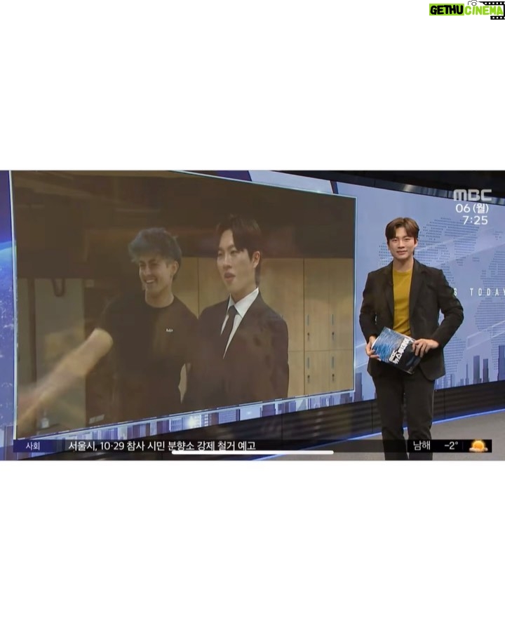 Jeong Young-han - 3.4K Likes - 문화 뉴스를 맡게 된 덕으로 문찐탈출 1년차
이유 있는 세계적 명작 캣츠 오리지널,
취재(?)하고 춤추고(???) 공연까지 완수!
올해도 공연 전시 많이 다니고 부지런히 전하겠습니다🙇🏻♂️
1년 차 풋내기 아나운서에게도 많은 관심 보내주셔서
배우·연출자분들뿐 아니라 운영·홍보·마케팅 부문에서도
수많은 분들이 고생하고 있다는 걸 실감하고 있어요.
브이로그도 열심히 키워서.. 조금이라도
다채널로 알리는 데 도움이 되고 싶다는 동기부여는 덤 🔥
#캣츠 #캣츠내한공연 #문화연예플러스
