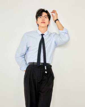 Jeong Young-han Instagram - 구독자 5만 달성 명목으로
내용과 무관한 멋진척 초과 사진 올려봅니다

올해 목표였는데 한 분기 빨리 달성할 수 있도록 관심 가져주신 모든 구독자 분들께 감사드립니다🙇🏻

일상 브이로그라 다소 민망하니까 지인분들의 구독까지는 바라지 않습니다. 그냥 멀리서 응원해주세요😂

*이모저모 일이 많아서 업로드가 좀 더뎌졌을 땐 ‘뉴스안하니’에서! @mbc_announcer_official