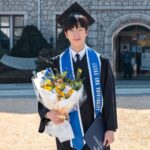 Jeong Young-han Instagram - 2015.3~2022.2🎓 극적인 조기졸업 작전 덕에 8년 차 학부 신세는 면했습니다. ⠀ 우여곡절 많았던 3년 만의 입시 예상치 못했던 6년 만의 입사 ⠀ 결국 늘 제자리를 찾아 갔기에 감사하기 그지 없으나 앞으로는 얼마나 더 파란만장 할지요. ⠀ 과정에 함께 해주신 모두에게 감사하며 저도 이제 방학 없는 삶을 시작합니다! ⠀ 😂 중앙대학교(Chung Ang University, CAU)