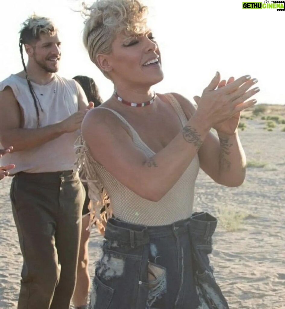 Jeremy Hudson Instagram - HAPPY BIRTHDAY @pink Beyond grateful to be a part of your legacy. Beyond grateful to share my heART on your stage. Beyond grateful to call you a friend. You continue to inspire me and bring so much goodness to my life n the world! Thank you will never be enough. I love you WILDLY and ENDLESSY!