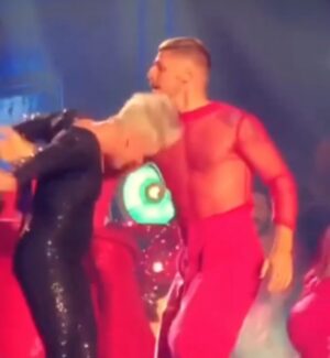 Jeremy Hudson Instagram - HAPPY BIRTHDAY @pink 

Beyond grateful to be a part of your legacy. 

Beyond grateful to share my heART on your stage.

Beyond grateful to call you a friend. 

You continue to inspire me and bring so much goodness to my life n the world! 

Thank you will never be enough. 

I love you WILDLY and ENDLESSY!