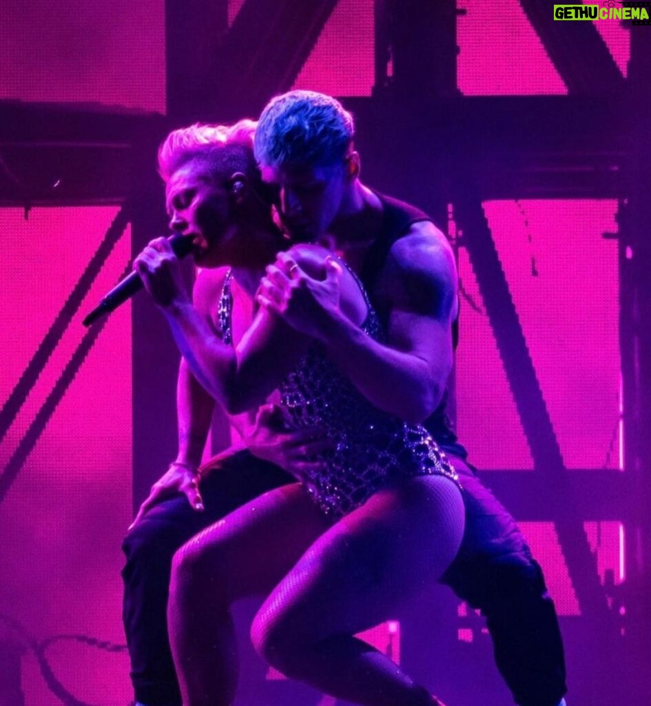 Jeremy Hudson Instagram - HAPPY BIRTHDAY @pink Beyond grateful to be a part of your legacy. Beyond grateful to share my heART on your stage. Beyond grateful to call you a friend. You continue to inspire me and bring so much goodness to my life n the world! Thank you will never be enough. I love you WILDLY and ENDLESSY!