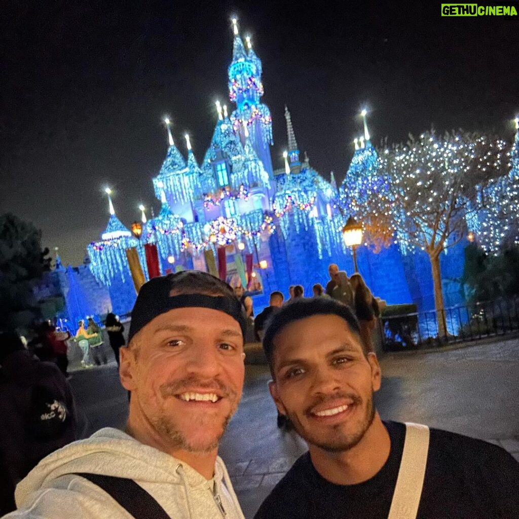 Jeremy Hudson Instagram - Magic Still Exists 🫶🏼 thanks @e_martell Club 33 at Disneyland