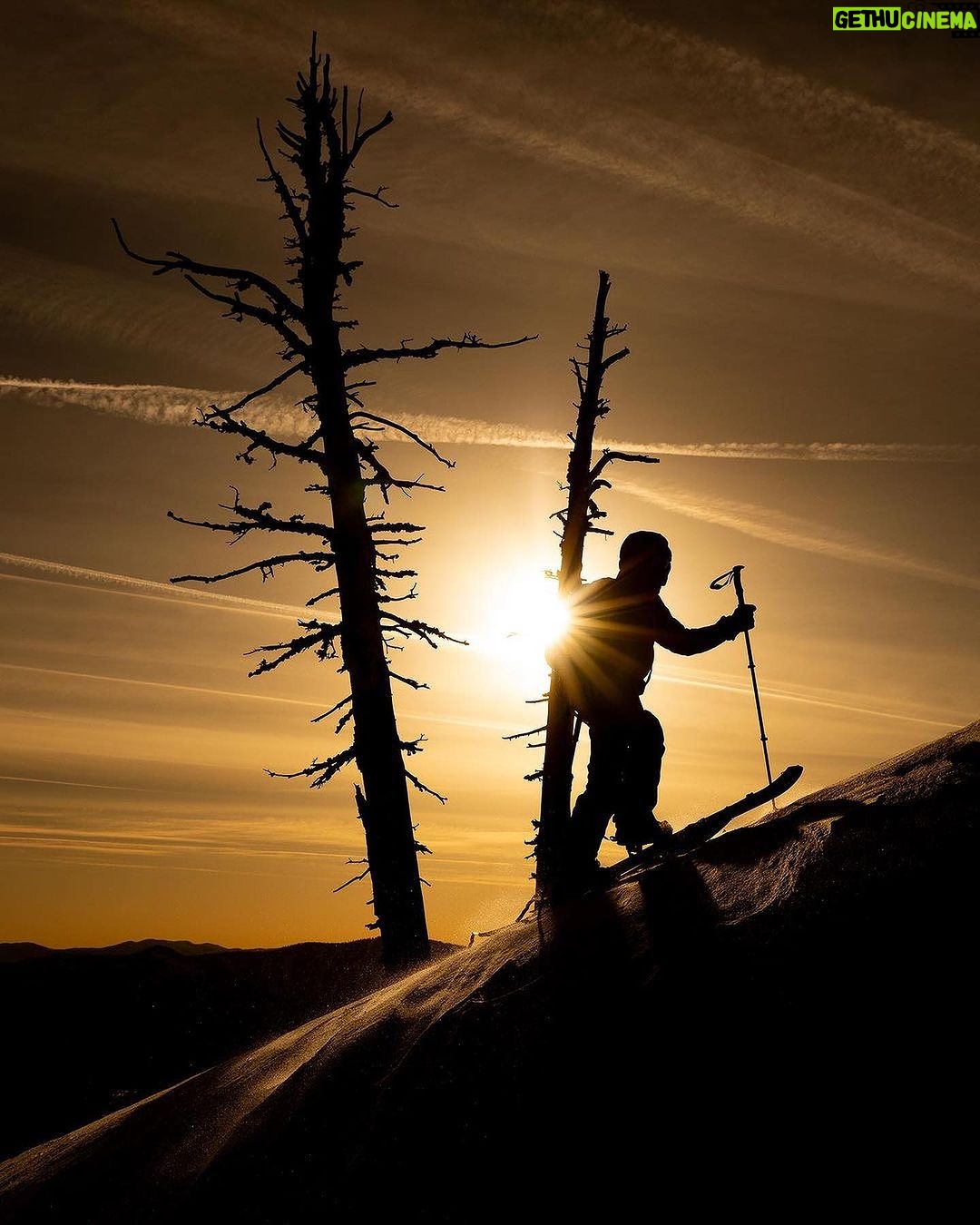 Jeremy Jones Instagram - The softer side of Shralpinism seen through the eyes of master lensemen @andrew_miller during a 3 day run of high pressure, soft snow and stability. Getting those three things to line up is quite rare. Maybe 5 to 10 times a season? When the sun, stability, and powder portal opens I get a one track mind and become useless outside of the mountains.