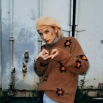 Jeremy Lee Instagram - 估計接住落黎幾個post 都係反V 😂😂😂 一齊反V 賀賀五週年 🥳 仲有五週年 限定反V Mirror 外加 興奮到模糊 示範圖 👀 #好啦 #MV好睇 #記得睇啦 #catchavibe