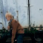 Jeremy Lee Instagram - 估計接住落黎幾個post 都係反V 😂😂😂 一齊反V 賀賀五週年 🥳 仲有五週年 限定反V Mirror 外加 興奮到模糊 示範圖 👀 #好啦 #MV好睇 #記得睇啦 #catchavibe