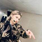 Jeremy Lee Instagram - Catch a Vibe 新鮮滾熱辣 Live 好久都沒有12個人上舞台了 這次歌曲 相信無論是監製Tma 還是排舞師 Beep都擺了很多心思 不知道你們喜歡這首歌嗎？ 接下來快要5週年 見大家的機會更加多了 我很期待 到時候見啦 ❤️ #我試左最新的韓式自拍 #要掌握一下
