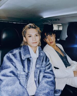 Jeremy Lee Instagram - 記錄一下 
巨豬第一次 合體出席活動
我估stanley唔介意就走光 
😂😂😂

@harpersbazaarhk 

#唔幫你遮啦 
#俾d福利大家 
#見到你地好開心🦄️
#bazaarhk35週年生日快樂
#bazaarhk35