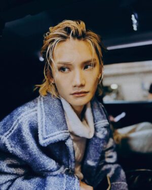 Jeremy Lee Instagram - 記錄一下 
巨豬第一次 合體出席活動
我估stanley唔介意就走光 
😂😂😂

@harpersbazaarhk 

#唔幫你遮啦 
#俾d福利大家 
#見到你地好開心🦄️
#bazaarhk35週年生日快樂
#bazaarhk35