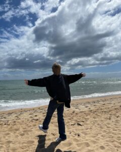 Jeremy Lee Instagram - 陽光與海灘 #好大風 #放棄髮型 #好在有星級攝影師carry #謝謝呂大師 #謝謝盧大師