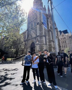 Jeremy Lee Instagram - 到香港啦 
有小小唔捨得 
但總有機會再去下一個旅程 
對吧？

繼續努力工作
咁先可以係下一個旅程
再好好放鬆 

#期待節目出街 #等下先