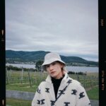 Jeremy Lee Instagram – 天氣不好
可是風景很好
大自然
治癒著我們
歲月安好 🏞️

@australia @tasmania 

#找機會再來一次
#慢慢享受下係澳洲嘅時光
#想有一天坐在公園發呆