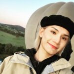 Jeremy Lee Instagram – 在這個風景之下 
什麼煩惱 都好像不再重要
只想一直被清晨的陽光照耀著
看著眼前美麗的畫面 
希望時間可以慢點 
讓我看久點 再看多一點
感慨人生經歷多點不同的事物
看看不同的風景 
每一次新的體驗 
都真的帶給自己不同的感受和反思 
有機會真的再來一次 
和家人也好 
朋友也好 
還是一個人都好
還想看多一次 ☀️

@australia @visitmelbourne 

#陽光很溫暖 
#很舒服 
#放鬆
