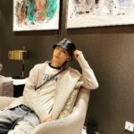 Jeremy Lee Instagram – 又可以飛 真係好開心
上一次去澳洲 已經係返學嘅時候
隔左咁多年 又可以黎玩
最緊要係可以12個一起去玩 
呢兩日都去左好多地方啦🤣
希望快d出街 俾你地睇啦
記得到時候睇團綜啦 🥰

都要多謝香港機場貼心嘅安排 
Thank you so much ❤️
@hongkongairport 

大家中秋快樂 🥮

#hkia #hongkongairport 
#香港國際機場