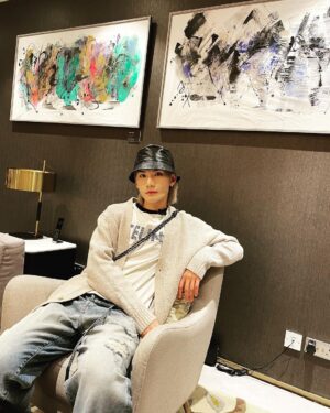 Jeremy Lee Instagram - 又可以飛 真係好開心
上一次去澳洲 已經係返學嘅時候
隔左咁多年 又可以黎玩
最緊要係可以12個一起去玩 
呢兩日都去左好多地方啦🤣
希望快d出街 俾你地睇啦
記得到時候睇團綜啦 🥰

都要多謝香港機場貼心嘅安排 
Thank you so much ❤️
@hongkongairport 

大家中秋快樂 🥮

#hkia #hongkongairport 
#香港國際機場