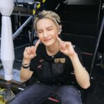 Jeremy Lee Instagram – 第十一場啦
越來越能夠在舞台上享受大家的熱情 
本身想下一場先po巨豬 
但係想到12場要俾特別嘅12人
儀式感都係要d😂

其實一直都想同呢個人做一個舞台 
但係好似一直都冇咩機會咁
一開始做fever嘅時候 
會覺得 如果都係自己一個做 件事會好悶 
有一個合作似乎可以令到整件事更加好
所以當由同姜濤兒合作 
變同大表哥提出合作嘅時候 
都開心 兩個都係想合作嘅對象 ❤️

當然大家一開始傾呢個表演 
目標已經好明確 我同巨龍風格上都真係好大分別 
而呢個分別我確信係會好好睇 
練習嘅時候 本身排舞俾宜家呢個版本更加辣🫣
後來改左小小 令到件事更加balance 

其實巨龍兄佢真係痴線㗎
係我地去完日本返黎之後 佢就開始節食 跑步
一路見到佢由大叔 變翻 v臉靚仔 真係靠努力同堅持 
我自問我做唔到 平時做Gym已經好辛苦 
但係佢真係一早起身跑步 跑完之後再做gym 地獄訓練
而去到真係呢個表演出現嘅時候
大家反應好好 我都覺得好開心 
因為有佢嘅堅持 呢個表演先可以更加有特色 
用返we all are歌詞 
真心的栽種最後會結果 
當然啦 屬於巨豬嘅舞台我相信不會只有這一個 
希望下次可以更加精彩❤️

咁我地12場再見啦 ❤️🚀

#mirrorweare #mirrorfeelthepassionconcerttour2024