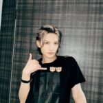 Jeremy Lee Instagram - 第六場❤️ 真係人生第一次唱錯到完全兜唔到😂😂😂 仲要望住歌詞都錯🫠 頭都暈埋 好啦 點都好 day 6順利完成 ❤️ 今日d爵屎好俾力 正❤️ 當然Unicornsss 同 Miro 都係啦😆 有人生日開show 都係幾開心嘅事情 聽日見啦🚀 #mirrorweare #mirrorfeelthepassionconcerttour2024