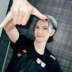 Jeremy Lee Instagram - 第六場❤️ 真係人生第一次唱錯到完全兜唔到😂😂😂 仲要望住歌詞都錯🫠 頭都暈埋 好啦 點都好 day 6順利完成 ❤️ 今日d爵屎好俾力 正❤️ 當然Unicornsss 同 Miro 都係啦😆 有人生日開show 都係幾開心嘅事情 聽日見啦🚀 #mirrorweare #mirrorfeelthepassionconcerttour2024