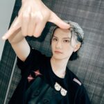 Jeremy Lee Instagram - 第六場❤️ 真係人生第一次唱錯到完全兜唔到😂😂😂 仲要望住歌詞都錯🫠 頭都暈埋 好啦 點都好 day 6順利完成 ❤️ 今日d爵屎好俾力 正❤️ 當然Unicornsss 同 Miro 都係啦😆 有人生日開show 都係幾開心嘅事情 聽日見啦🚀 #mirrorweare #mirrorfeelthepassionconcerttour2024