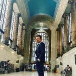 Jeremy Renner Instagram – BTS @mayorofkingstown @paramountplus Mid week negotiations…. How’s your week ??